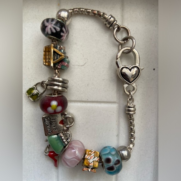 Shopping Charm Bracelet. Metal and Glass Beads and Charms. Claw Closure. - Picture 3 of 4